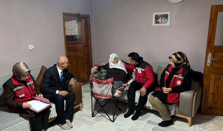 Oltu İlçesinde Şehit Hurşit Yeşilyurt’un Ailesine Vefa Ziyareti